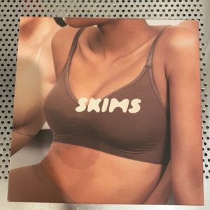 Skims Bra seamless low back S/M new in box